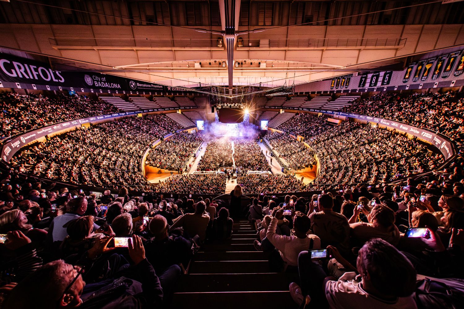 Olimpic-Arena-lleno-en-el-concierto-de-Dimash